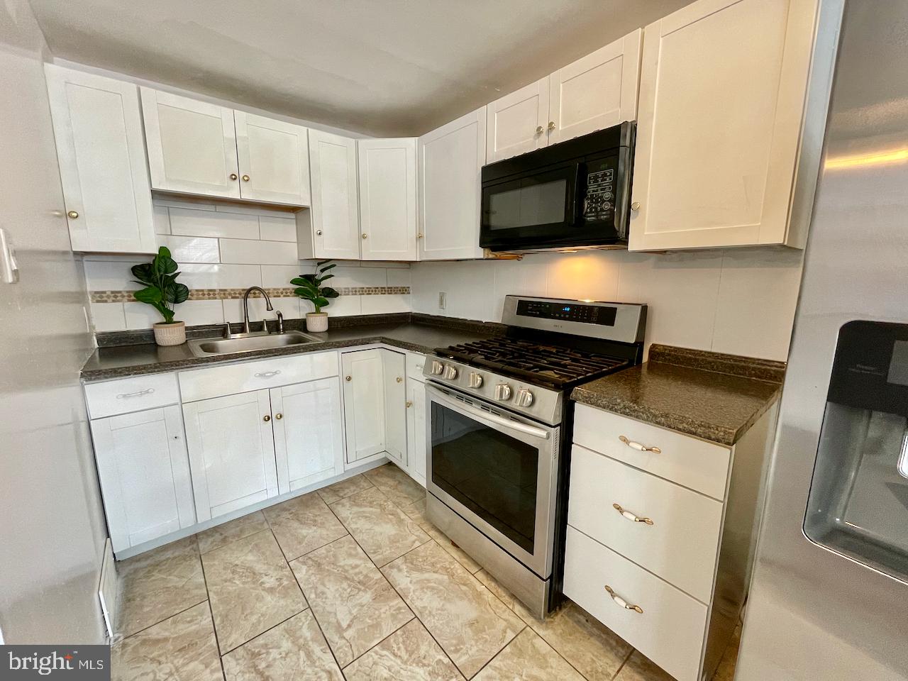 7 Southridge Road Darby, PA 19023 - Photo 8 of 20 Gallery Image 8