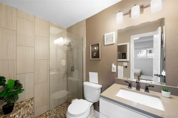 $425,000 | 1030 Stuart Street, Denver, CO 80204