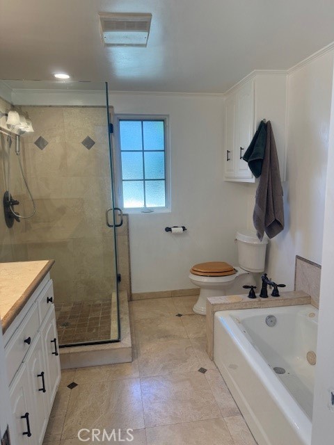 1200 West Rowan Street Anaheim, CA 92801 - Photo 8 of 20 a bathroom with a tub sink and mirror
