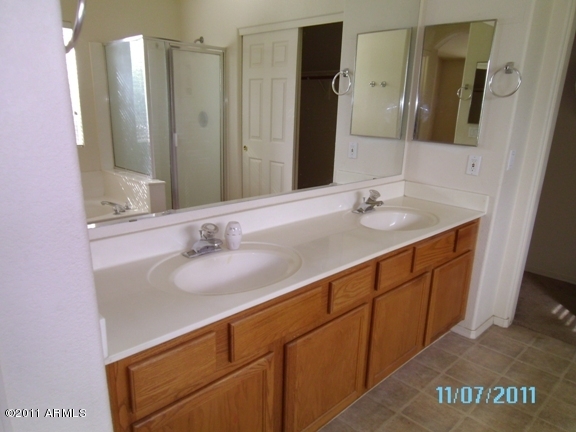 2129 East Temple Court Gilbert, AZ 85296 - Photo 5 of 7 5