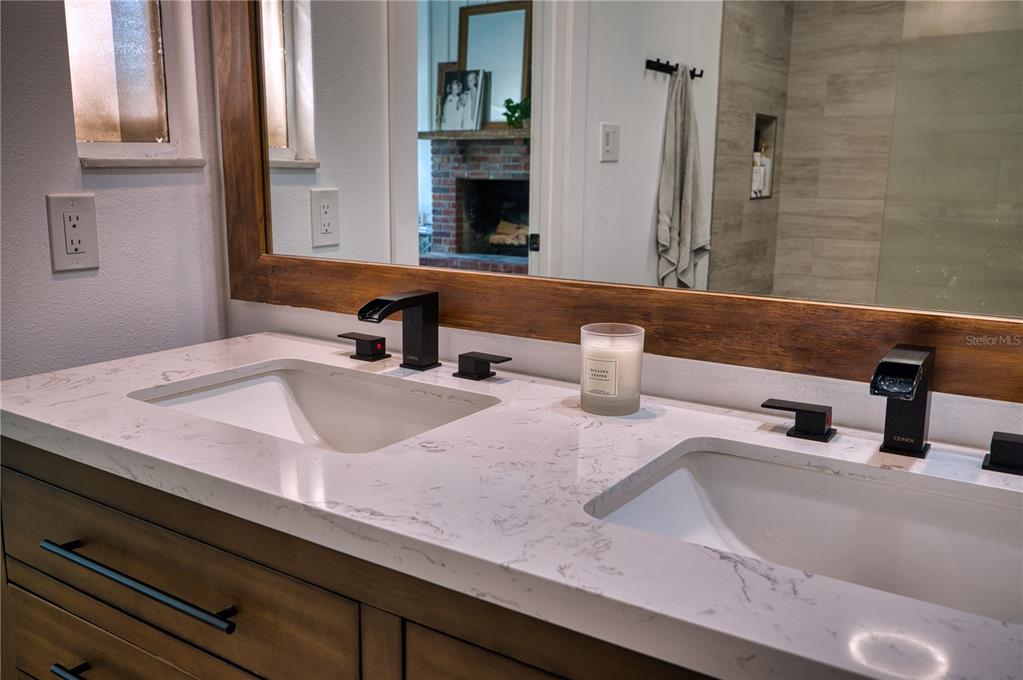 5310 Jim Davis Road Parrish, FL 34219 - Photo 13 of 88