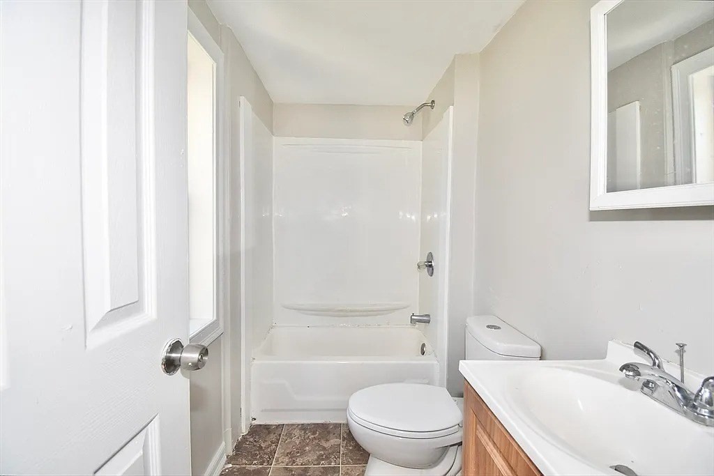 1275 Worcester Street Springfield, MA 01151 - Photo 14 of 27