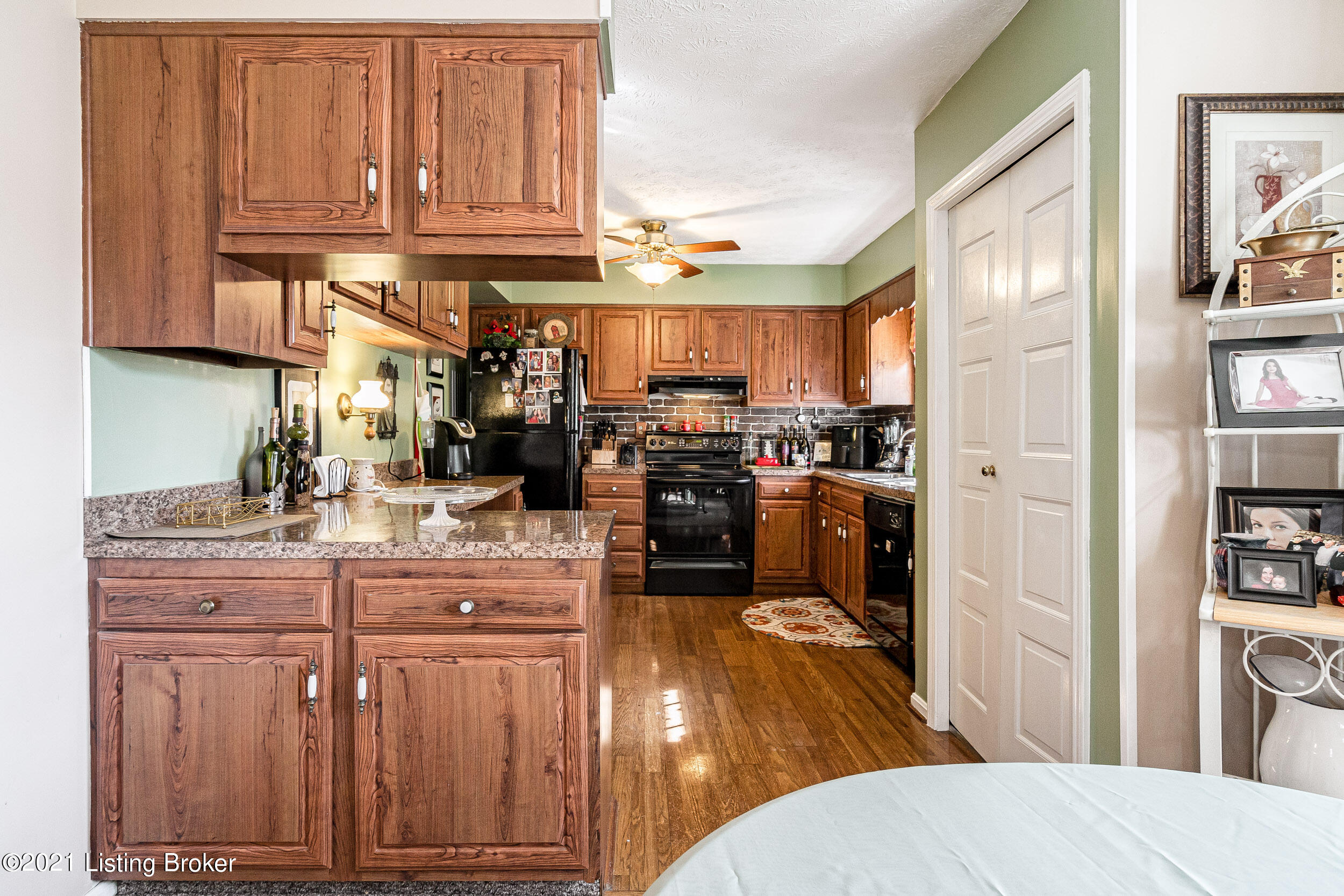 10600 St Rene Road Louisville, KY 40299 - Photo 13 of 53 10600 Saint Rene Rd-22