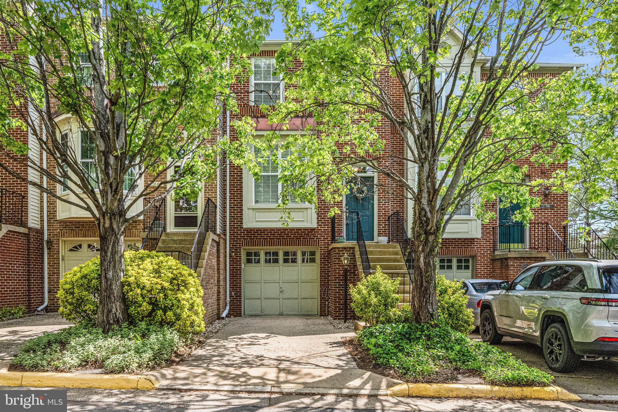 13163 Kidwell Field Road Herndon, VA 20171 - Photo 1 of 34