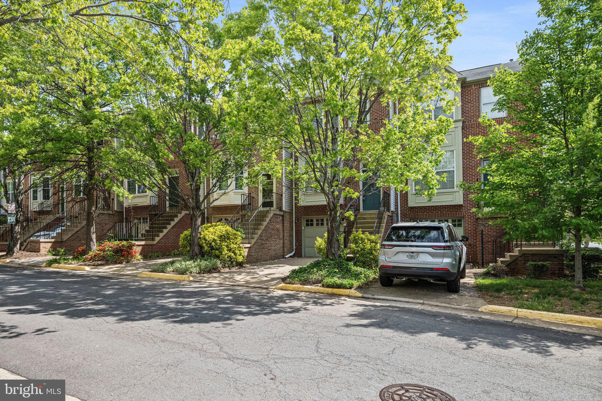 13163 Kidwell Field Road Herndon, VA 20171 - Photo 4 of 34