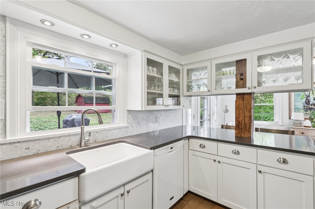 15745 Hemlock Road Chagrin Falls, OH 44022 - Photo 8 of 32 Gallery Image 8