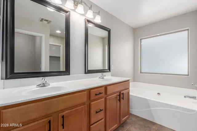 $2,395 | 3759 East Sebastian Lane, Gilbert, AZ 85297