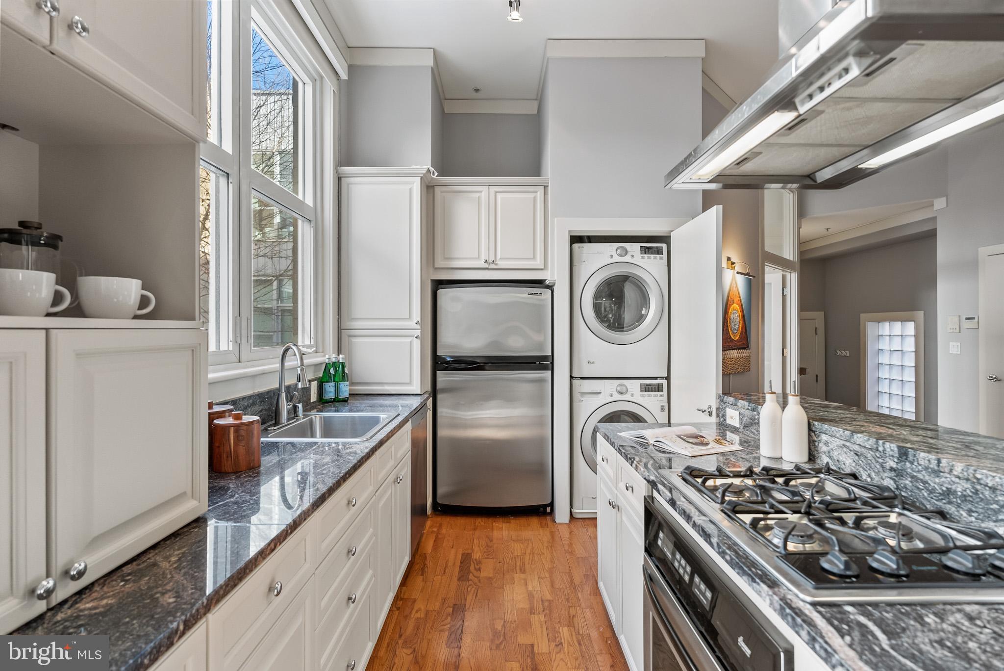 2380 Champlain Street Northwest, Unit 202 Washington, DC 20009 - Photo 11 of 28 Well-appointed Kitchen