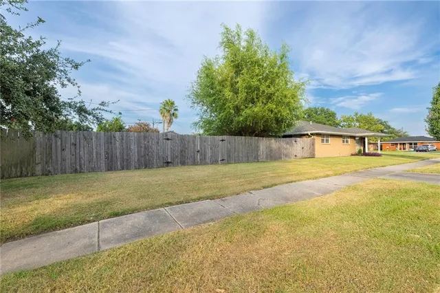 $269,000 | 8721 Livingston Avenue, Chalmette, LA 70043