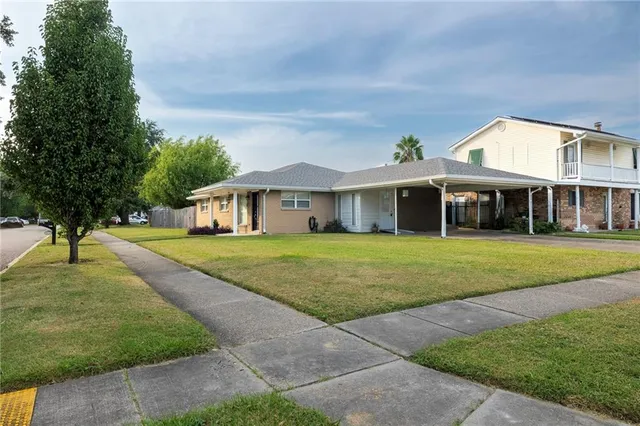 $269,000 | 8721 Livingston Avenue, Chalmette, LA 70043
