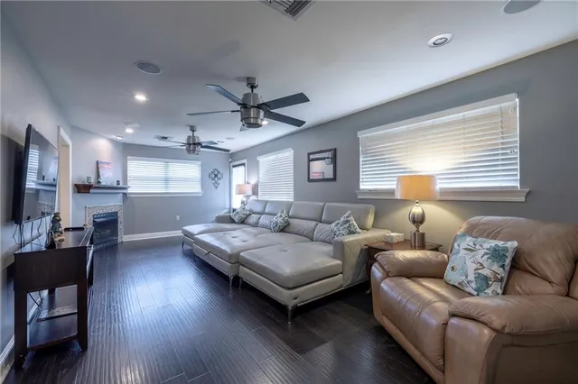 $269,000 | 8721 Livingston Avenue, Chalmette, LA 70043