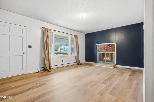 $155,000 | 2222 3rd Avenue East, Big Stone Gap, VA 24219