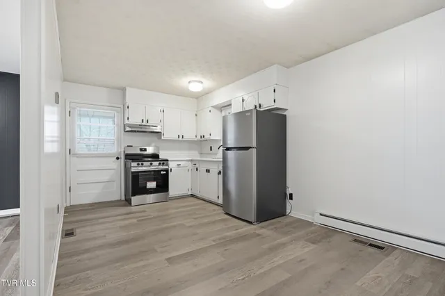 $155,000 | 2222 3rd Avenue East, Big Stone Gap, VA 24219