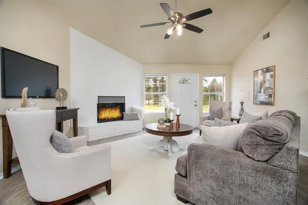 $385,000 | 1501 Timber Creek, Kemp, TX 75143