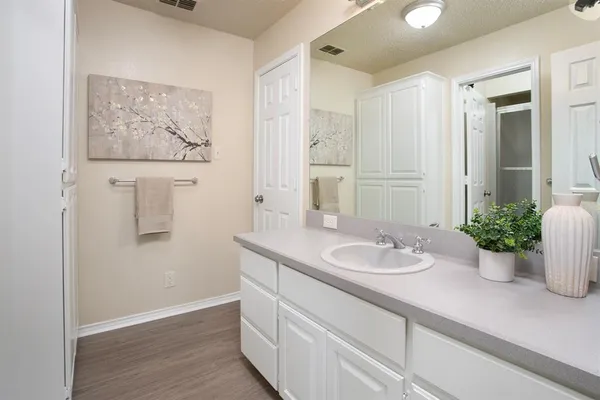 $385,000 | 1501 Timber Creek, Kemp, TX 75143