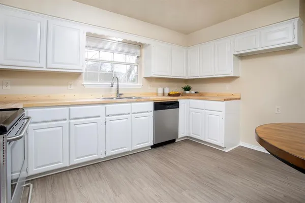 $385,000 | 1501 Timber Creek, Kemp, TX 75143