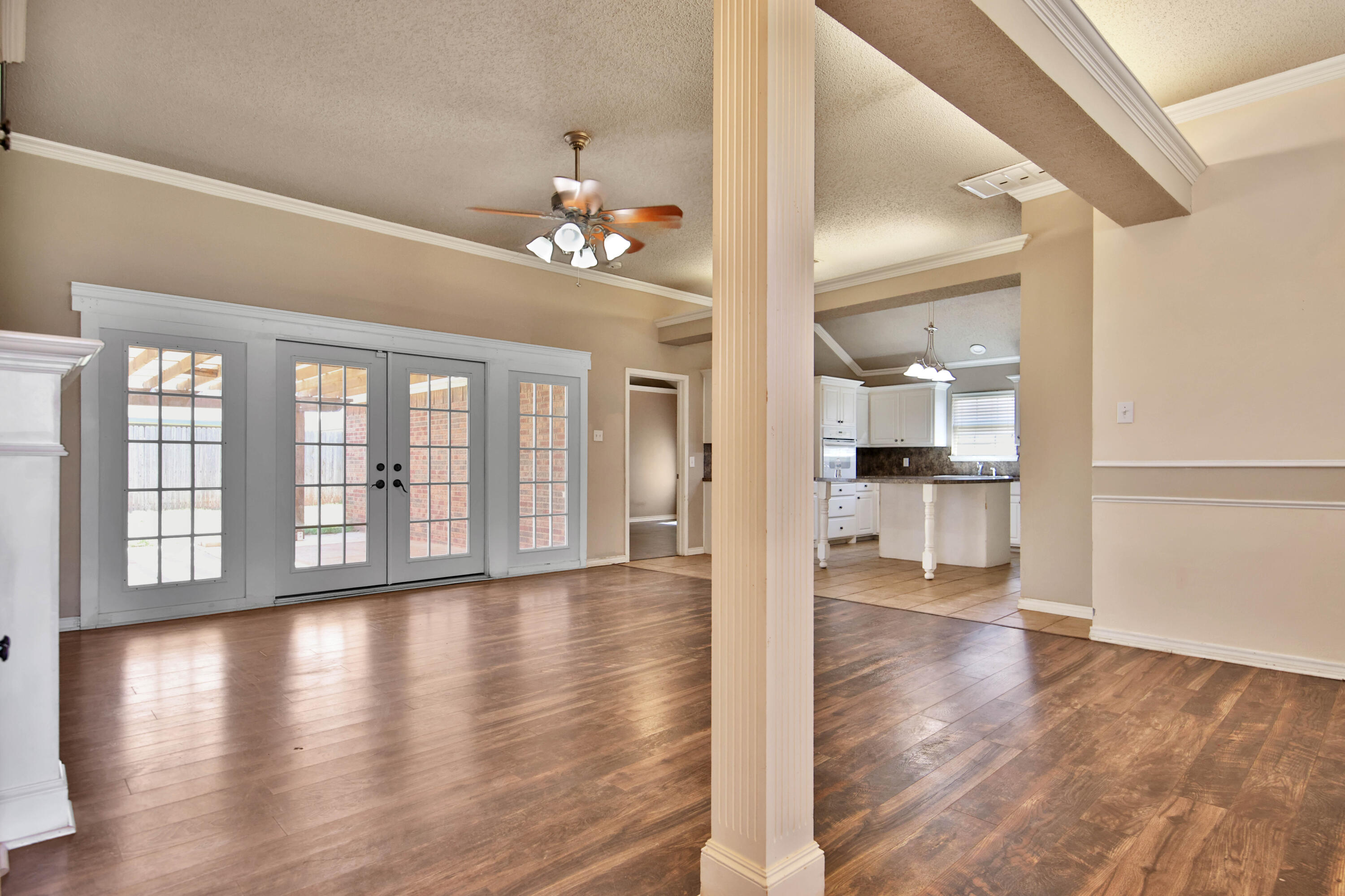 6501 87th Street Lubbock, TX 79424 - Photo 4 of 28 IMG_3015