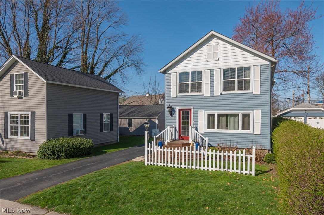 686 Perry Street Vermilion, OH 44089 - Photo 2 of 49