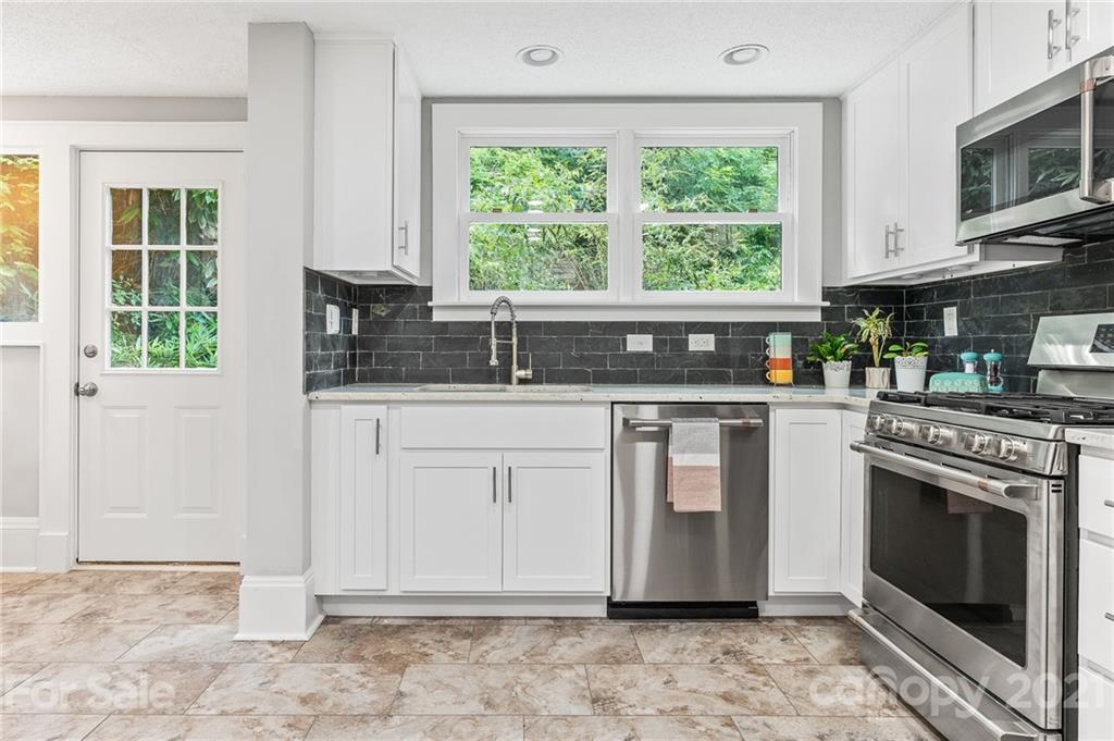 17 Howland Road Asheville, NC 28804 - Photo 12 of 30 Gallery Image 12