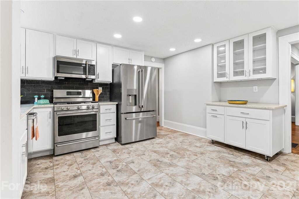 17 Howland Road Asheville, NC 28804 - Photo 14 of 30 Gallery Image 14
