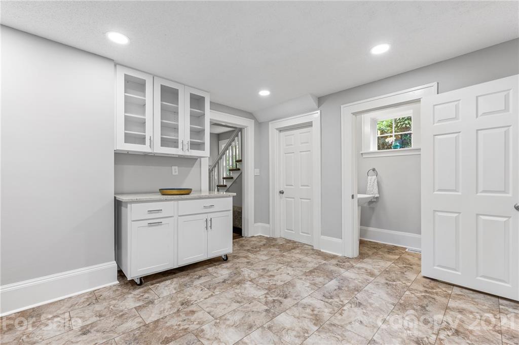 17 Howland Road Asheville, NC 28804 - Photo 15 of 30 Gallery Image 15