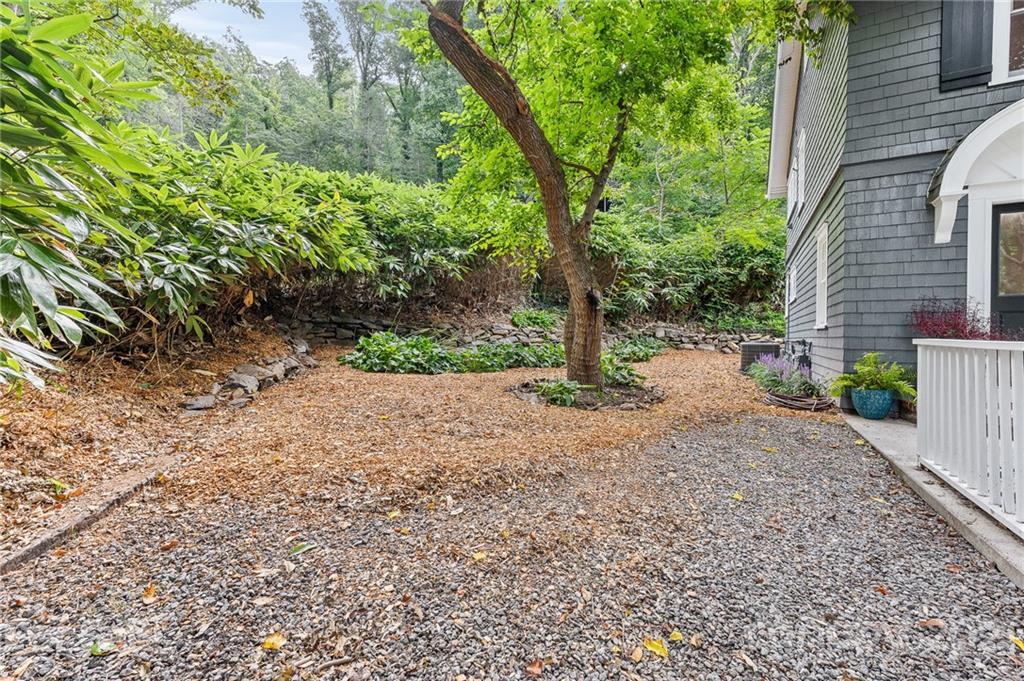 17 Howland Road Asheville, NC 28804 - Photo 30 of 30 Gallery Image 30