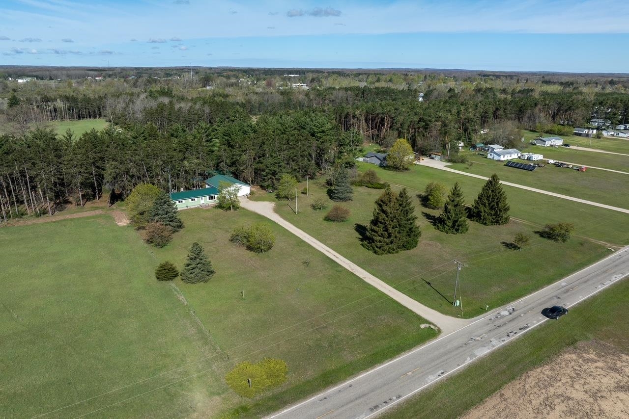 2659 North Johnson Road Weidman, MI 48893 - Photo 8 of 41 Gallery Image 8