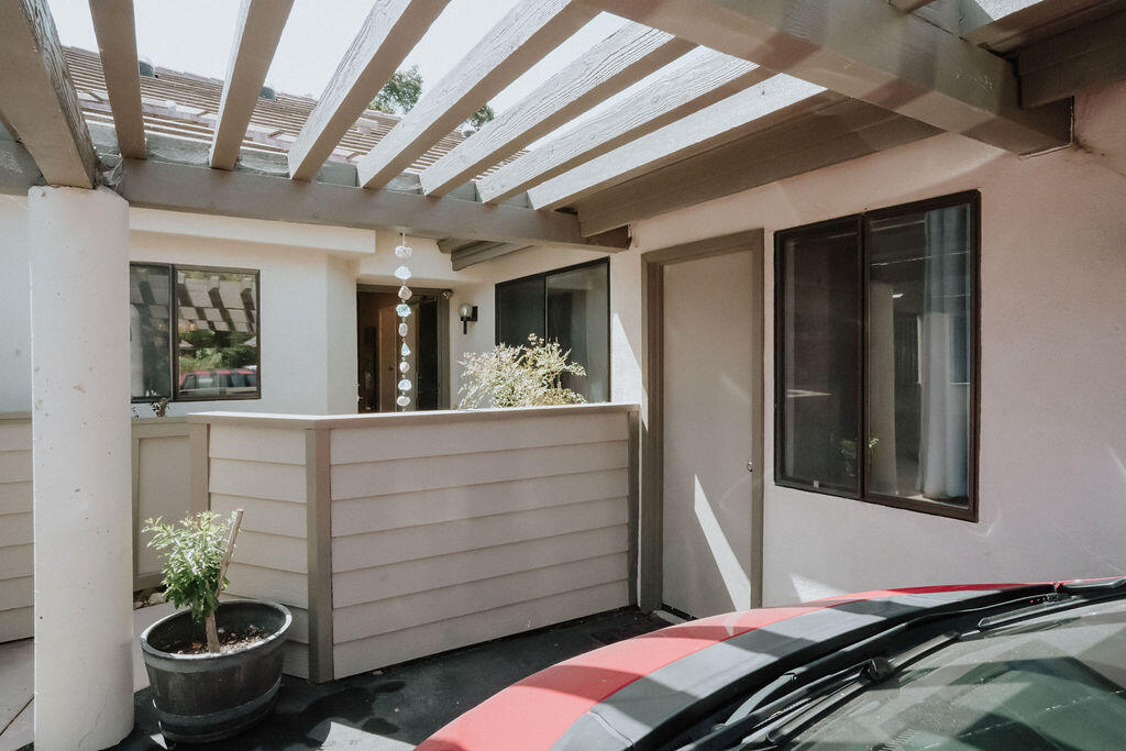 4040 Primavera Road, Unit 6 Santa Barbara, CA 93110 - Photo 29 of 35 Entrance