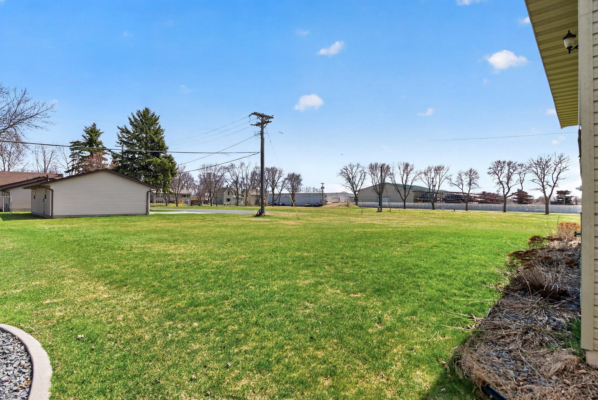 551 3rd Street South Winsted, MN 55395 - Photo 11 of 20