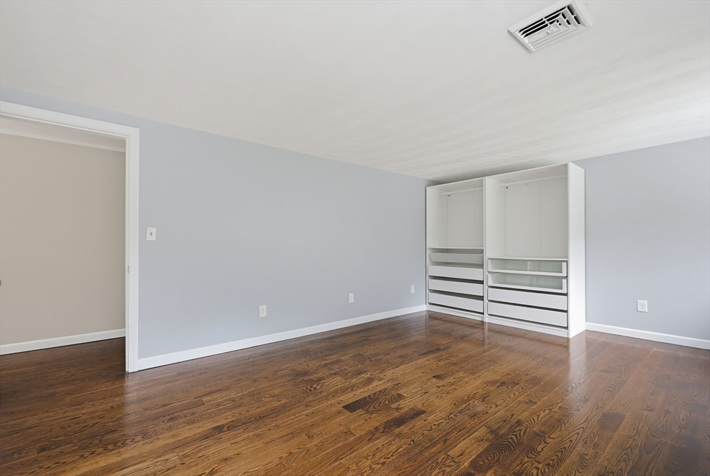 32 Falcon Street Worcester, MA 01603 - Photo 25 of 42