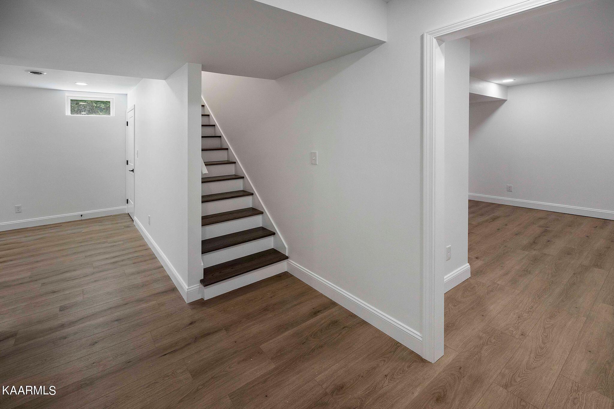 2501 Pulaski Road Knoxville, TN 37914 - Photo 19 of 32 pulaski stairs
