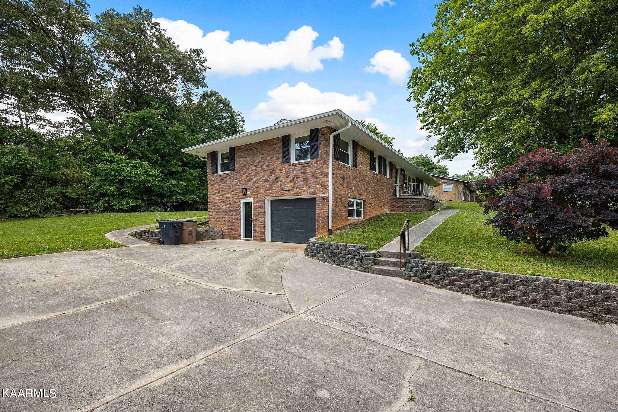 2501 Pulaski Road Knoxville, TN 37914 - Photo 27 of 32 pulaski driveway 3