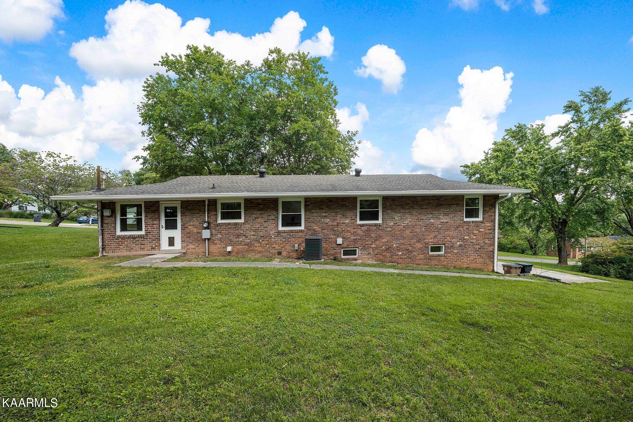 2501 Pulaski Road Knoxville, TN 37914 - Photo 28 of 32 pulaski back3