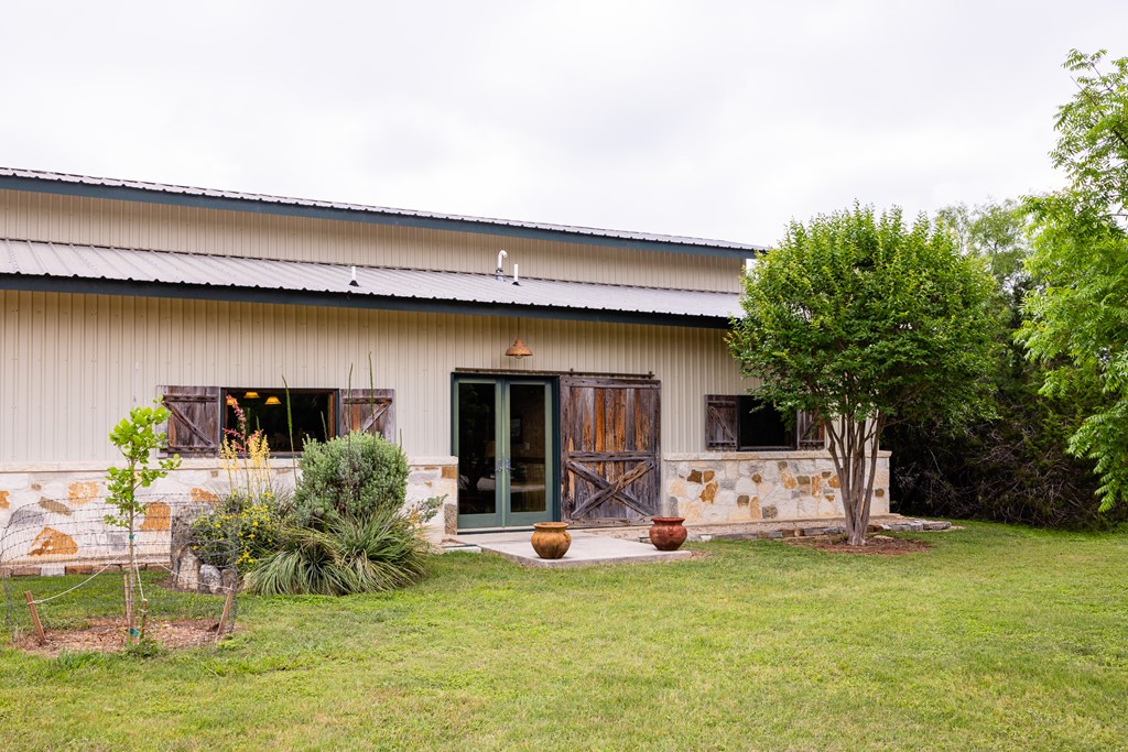 1897 Kyle Ranch Road Bandera, TX 78003 - Photo 11 of 60