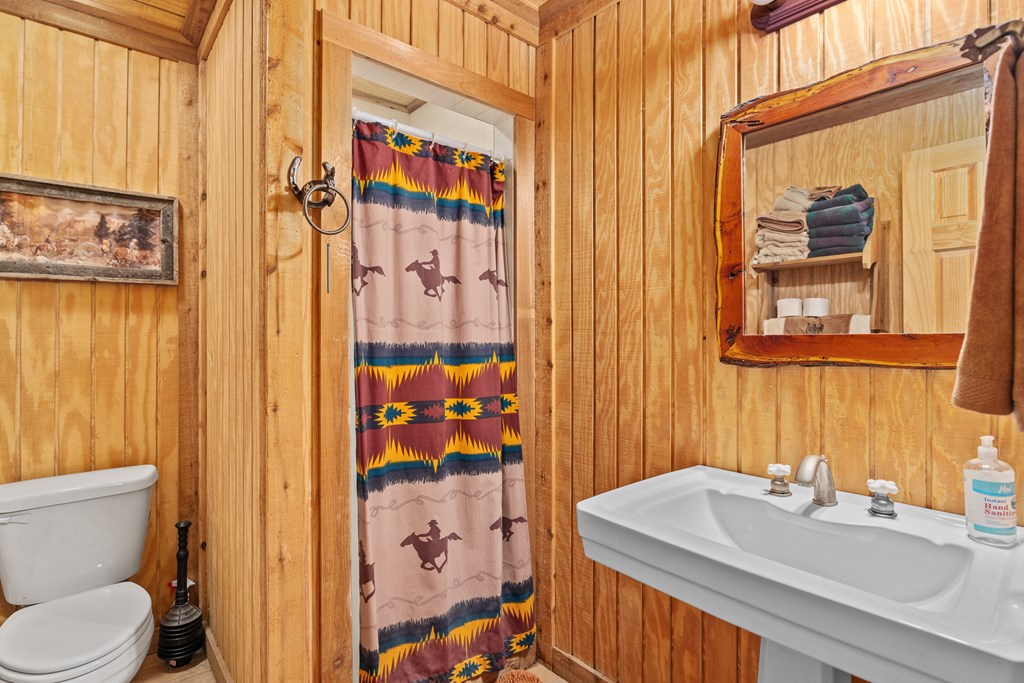 1897 Kyle Ranch Road Bandera, TX 78003 - Photo 16 of 60