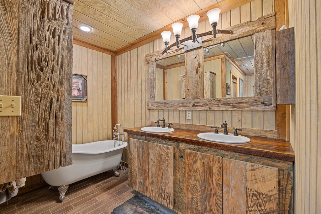 1897 Kyle Ranch Road Bandera, TX 78003 - Photo 19 of 60