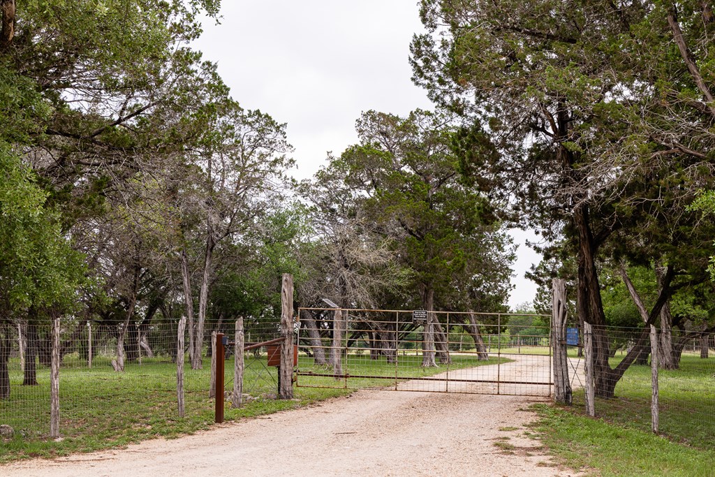 1897 Kyle Ranch Road Bandera, TX 78003 - Photo 58 of 60