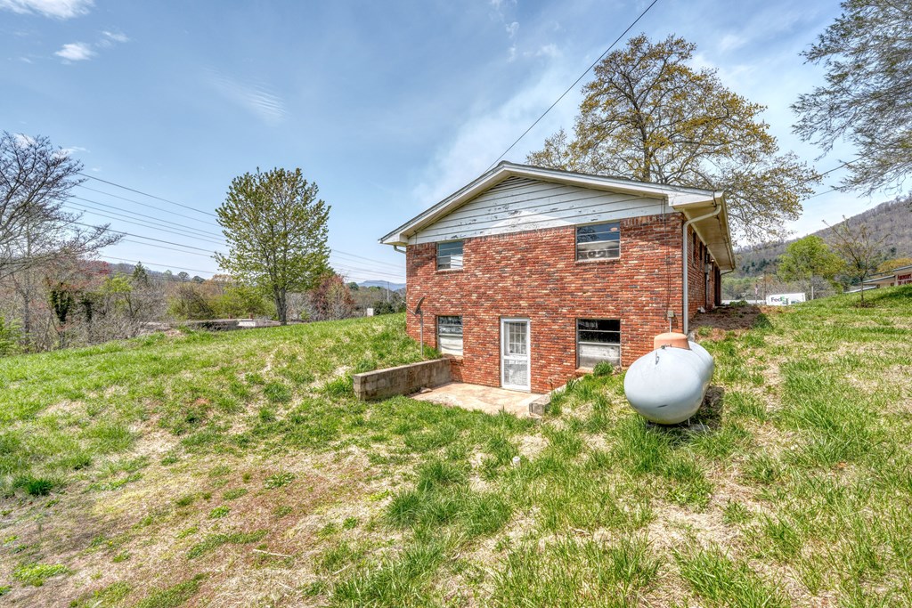 689 Bugscuffle Road Hiawassee, GA 30546 - Photo 12 of 43 Gallery Image 12