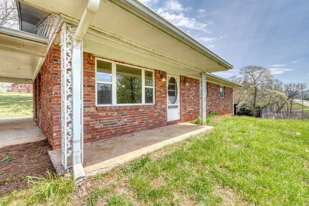 689 Bugscuffle Road Hiawassee, GA 30546 - Photo 6 of 43 Gallery Image 6