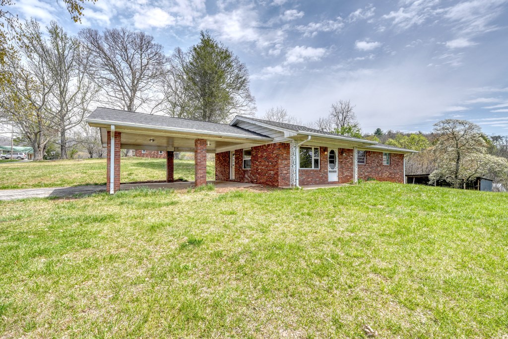 689 Bugscuffle Road Hiawassee, GA 30546 - Photo 8 of 43 Gallery Image 8