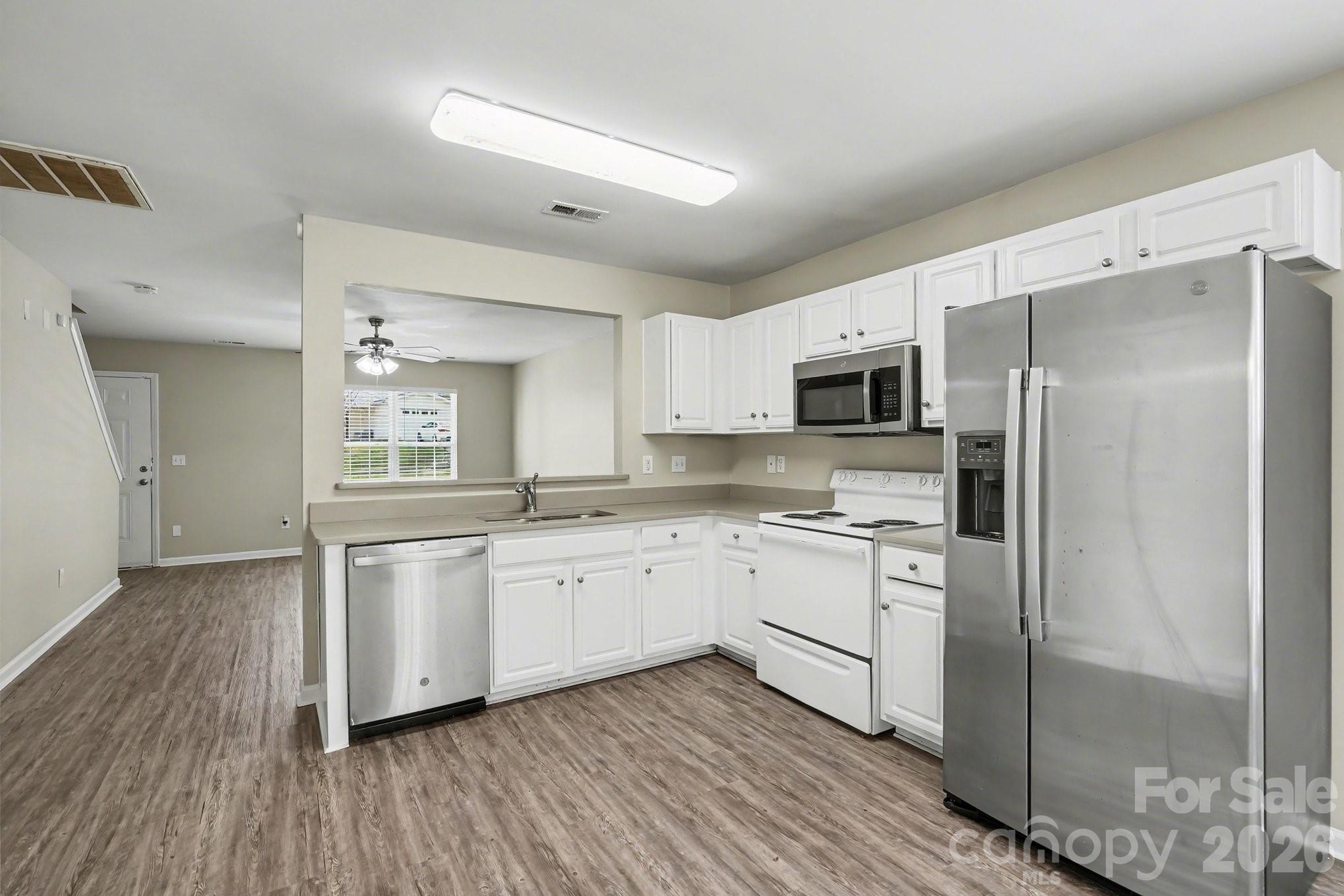 911 Valley Ridge Road Charlotte, NC 28214 - Photo 8 of 19