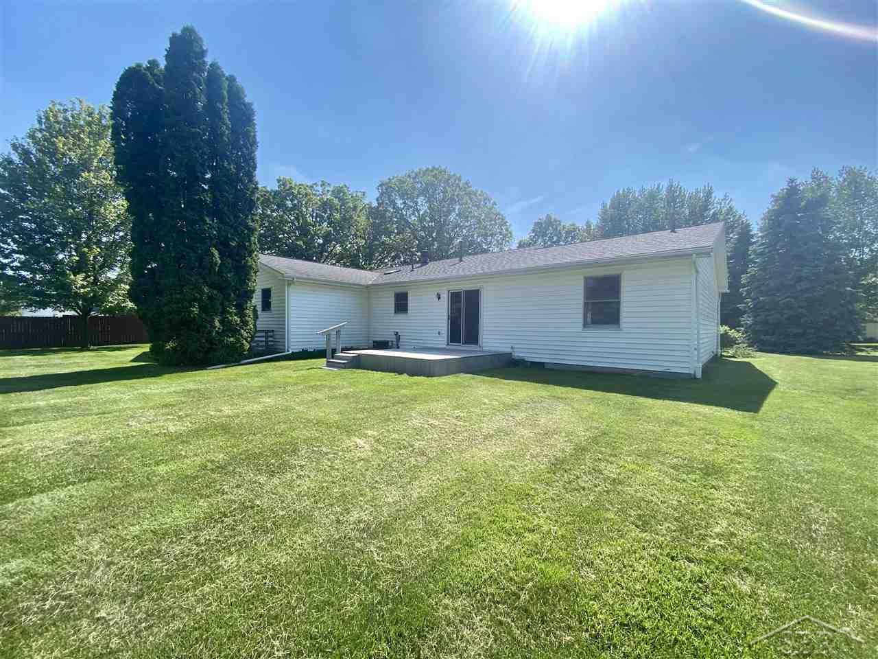 7680 Mielke Road Freeland, MI 48623 - Photo 5 of 43 50043891-4.JPG