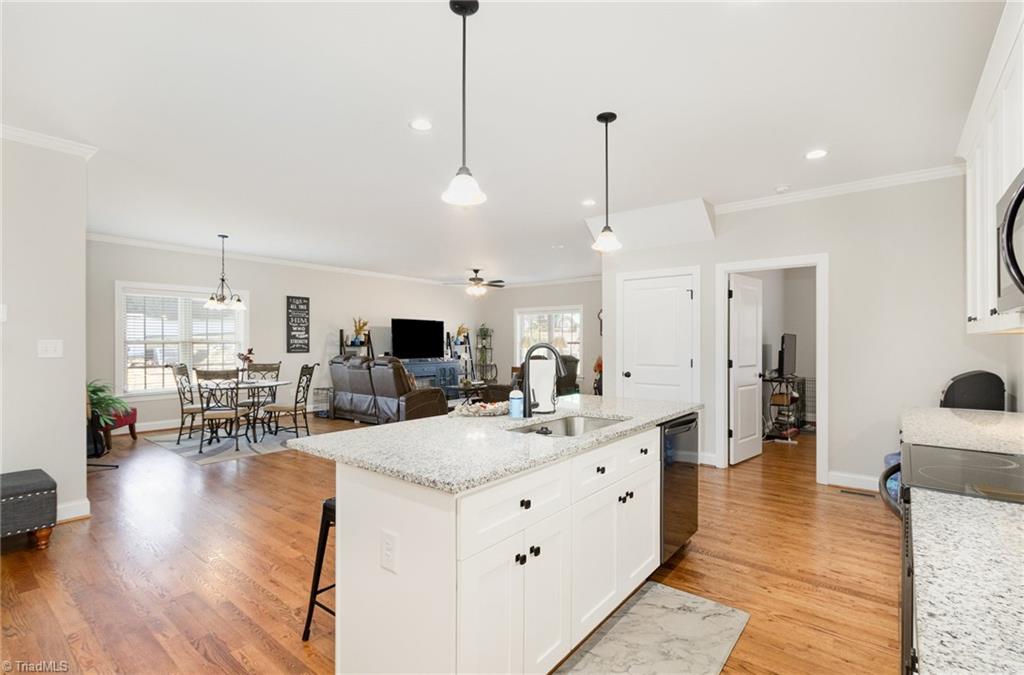 933 Arrowhead Court Mebane, NC 27302 - Photo 11 of 31