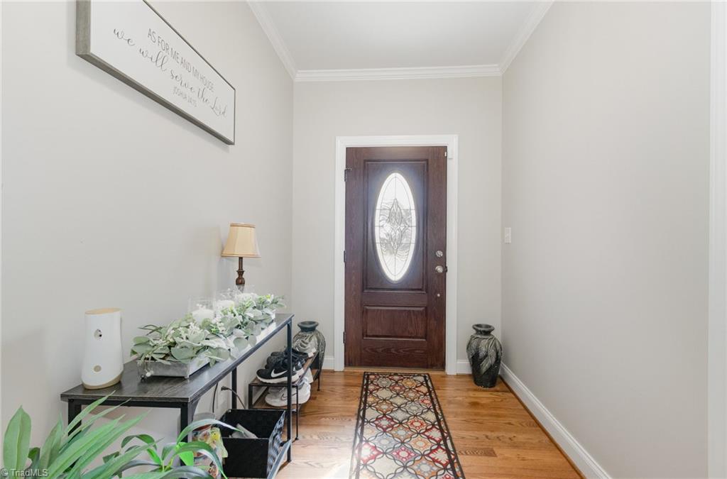 933 Arrowhead Court Mebane, NC 27302 - Photo 5 of 31