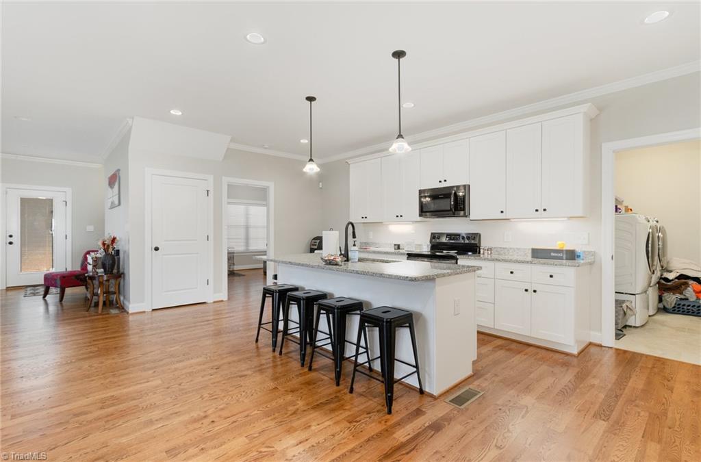 933 Arrowhead Court Mebane, NC 27302 - Photo 7 of 31