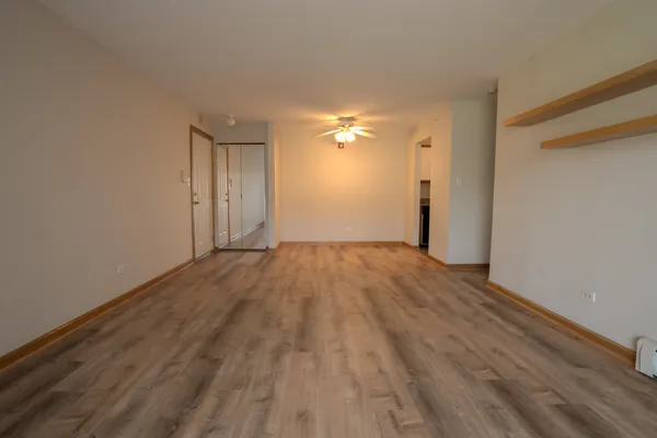 $137,500 | 9958 South 84th Terrace, Unit 206, Palos Hills, IL 60465