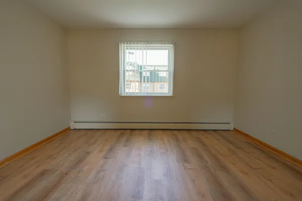 $137,500 | 9958 South 84th Terrace, Unit 206, Palos Hills, IL 60465