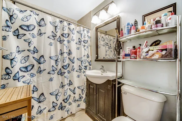 $137,500 | 9958 South 84th Terrace, Unit 206, Palos Hills, IL 60465
