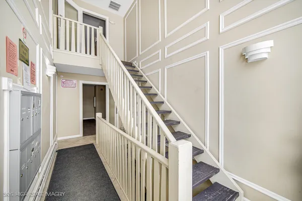 $137,500 | 9958 South 84th Terrace, Unit 206, Palos Hills, IL 60465