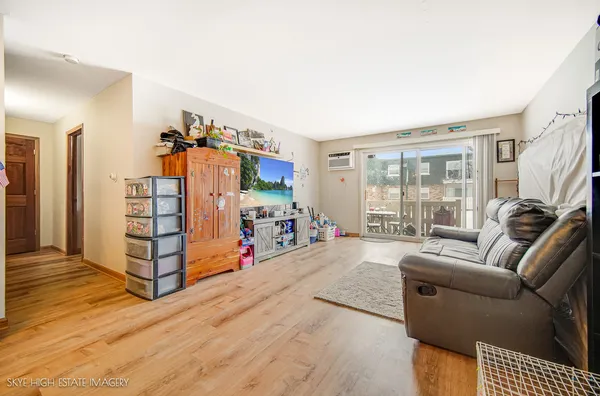 $137,500 | 9958 South 84th Terrace, Unit 206, Palos Hills, IL 60465